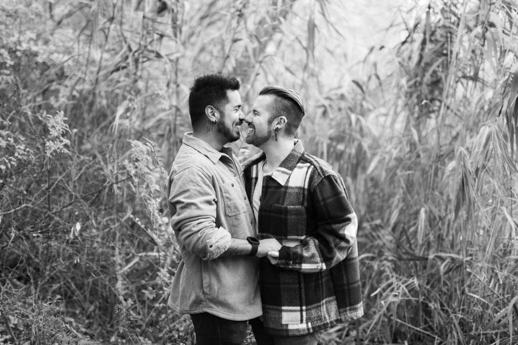 Frankie and Rodrigo embracing in black and white